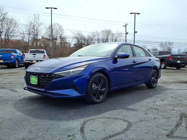 Used 2023 Hyundai Elantra Blue w/ Preferred Accessory Package image 7