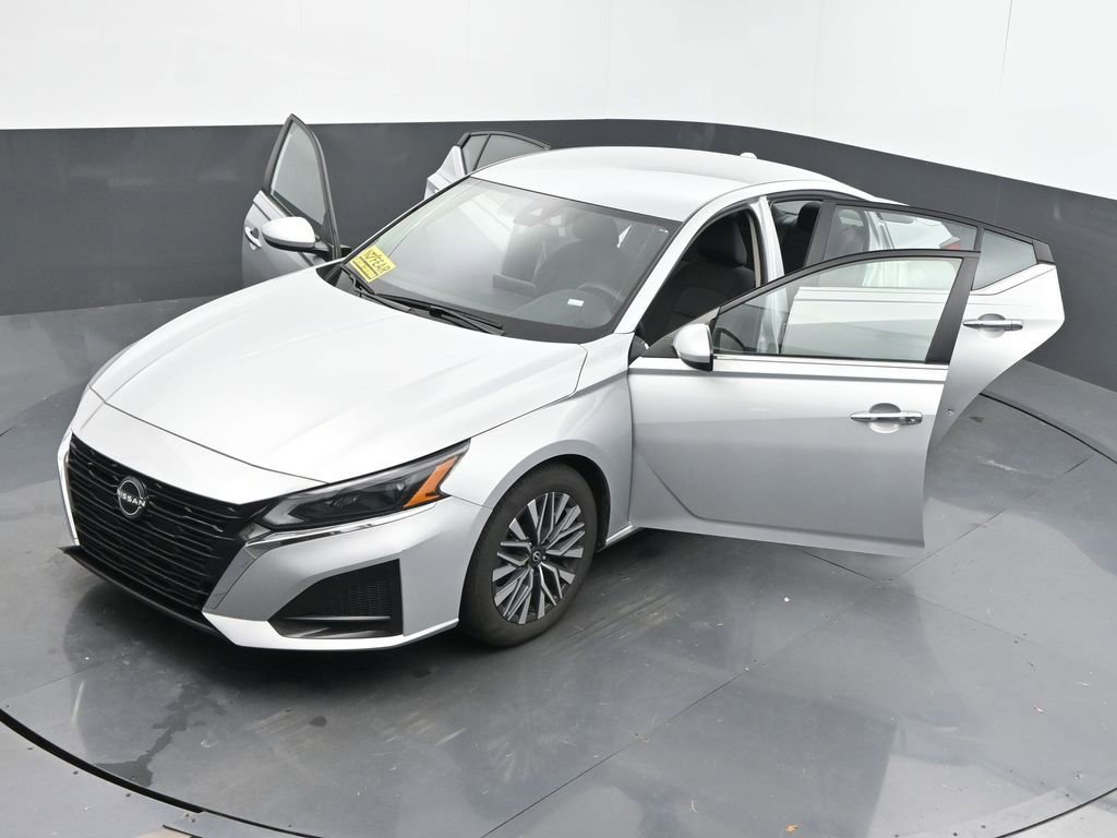 Used 2023 Nissan Altima 2.5 SV FWD image 64