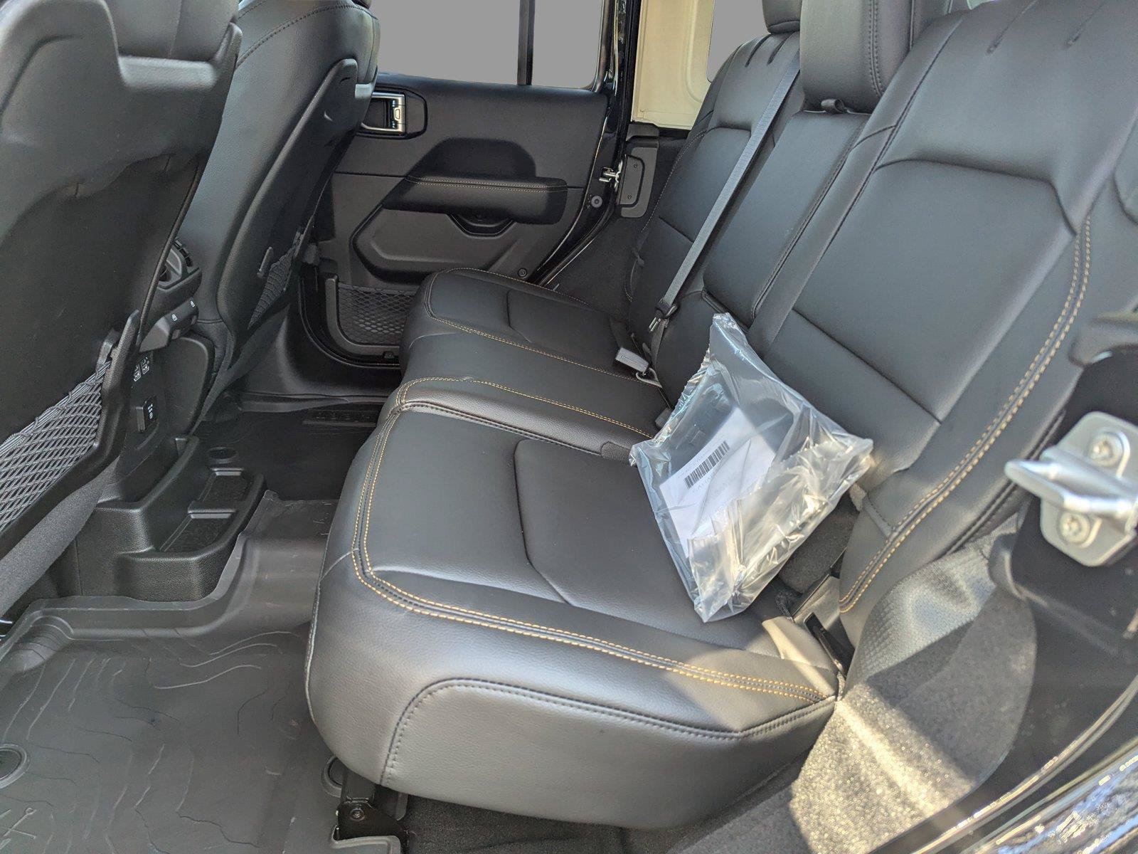 New 2026 Jeep Wrangler Unlimited Sahara AWD/4WD image 12