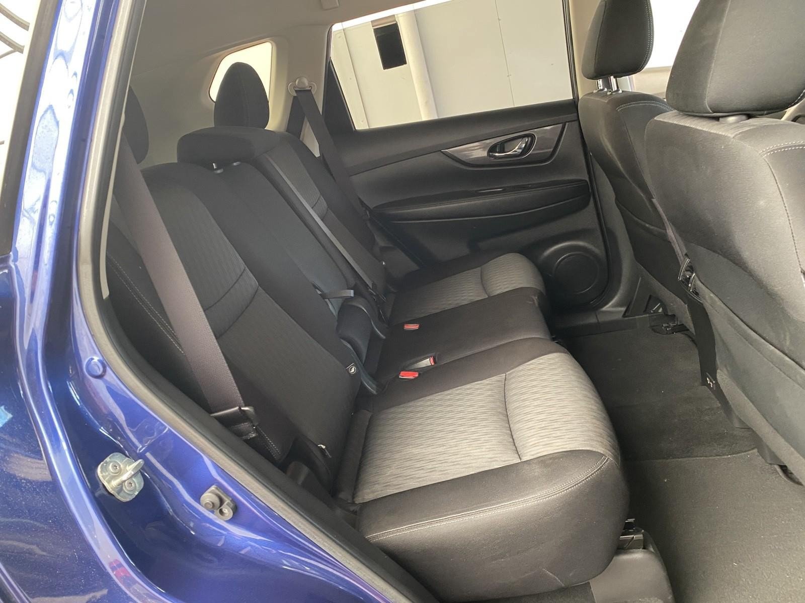 Used 2020 Nissan Rogue SV FWD image 12