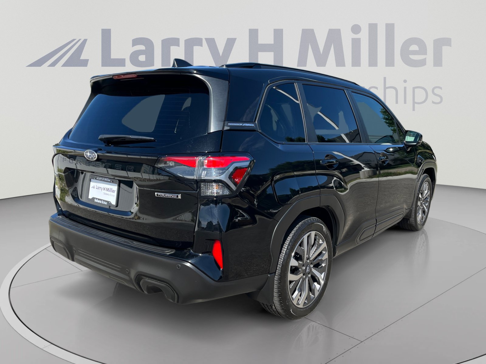 Certified 2025 Subaru Forester Touring AWD/4WD image 5