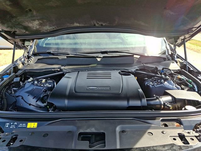 Used 2024 Land Rover Discovery Dynamic SE image 32