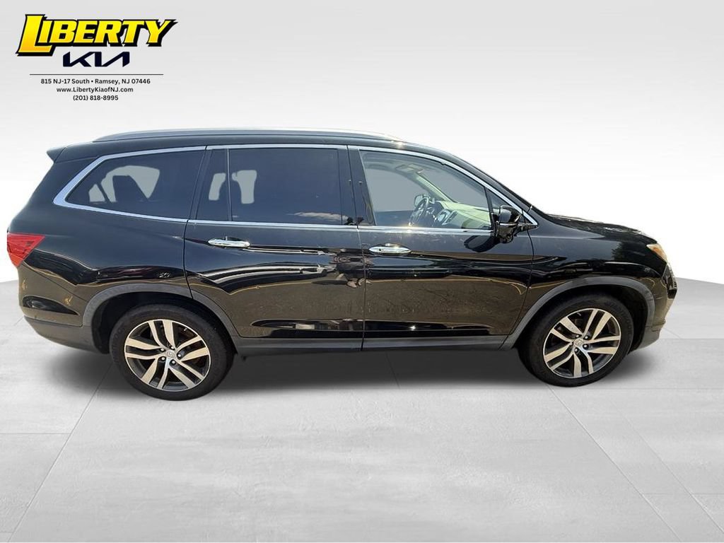 Used 2017 Honda Pilot Touring image 8