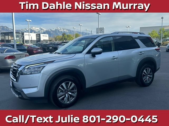 Used 2025 Nissan Pathfinder SL AWD/4WD image 6