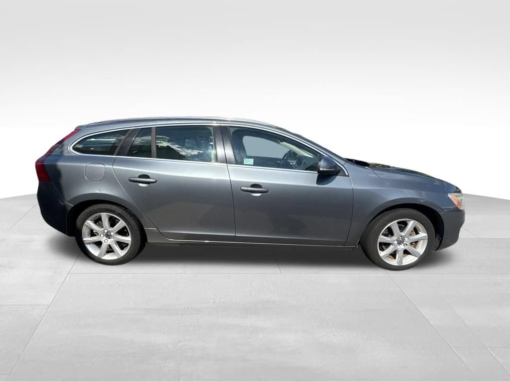 Used 2017 Volvo V60 T5 Premier FWD image 7