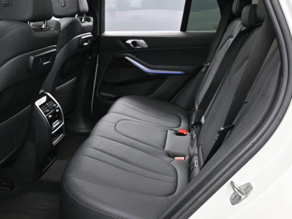 Used 2021 BMW X5 xDrive40i w/ Convenience Package image 33