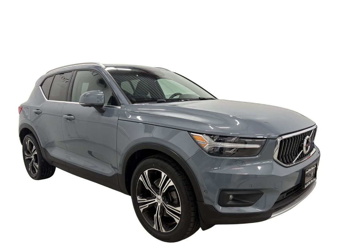 Used 2021 Volvo XC40 T5 Inscription w/ Advanced Package image 3