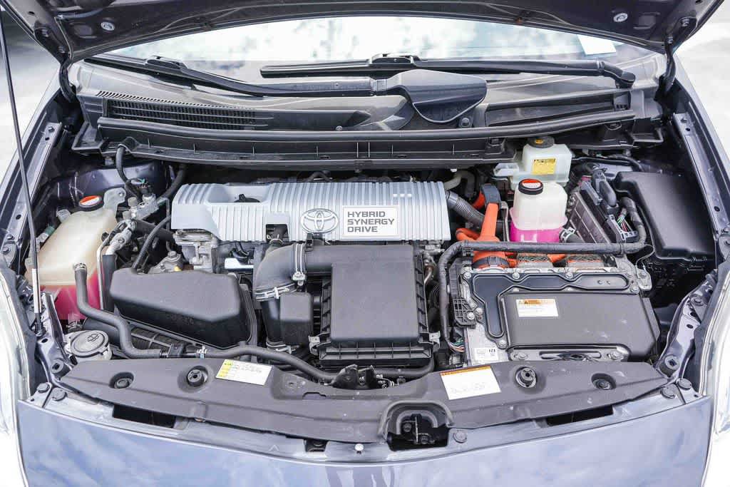 Used 2015 Toyota Prius Two w/ Preferred Accessory Package FWD image 26