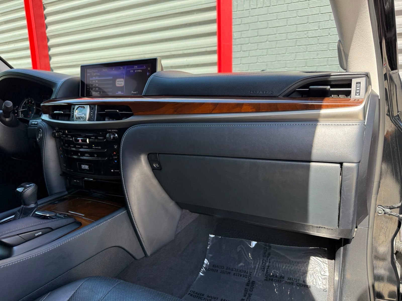Used 2019 Lexus LX 570 4WD w/ Luxury Package image 38