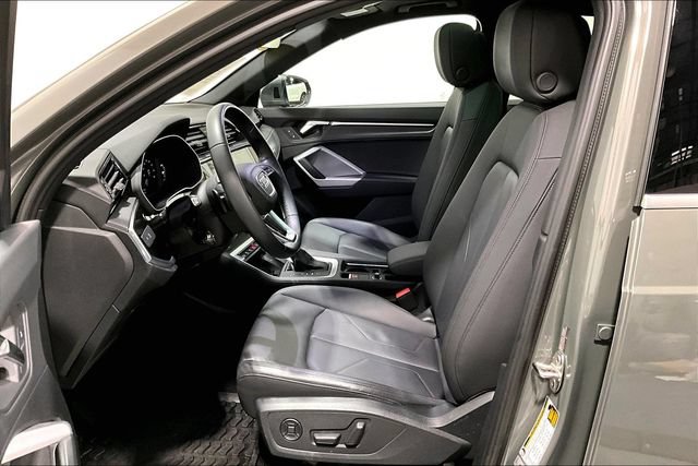 Used 2024 Audi Q3 2.0T Premium w/ Convenience Package AWD/4WD image 19