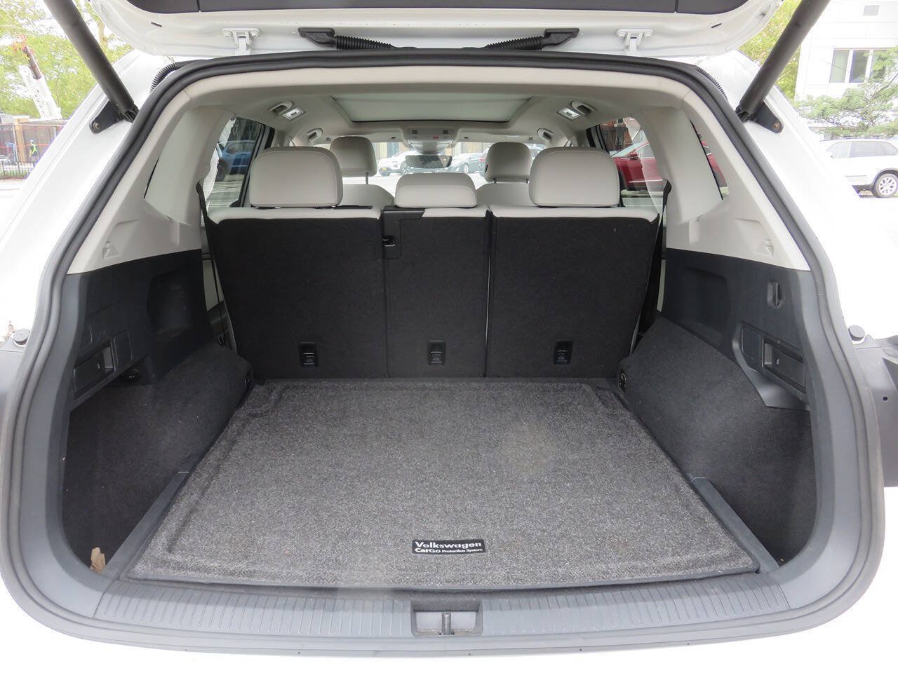 Used 2018 Volkswagen Tiguan SEL Premium AWD/4WD image 24