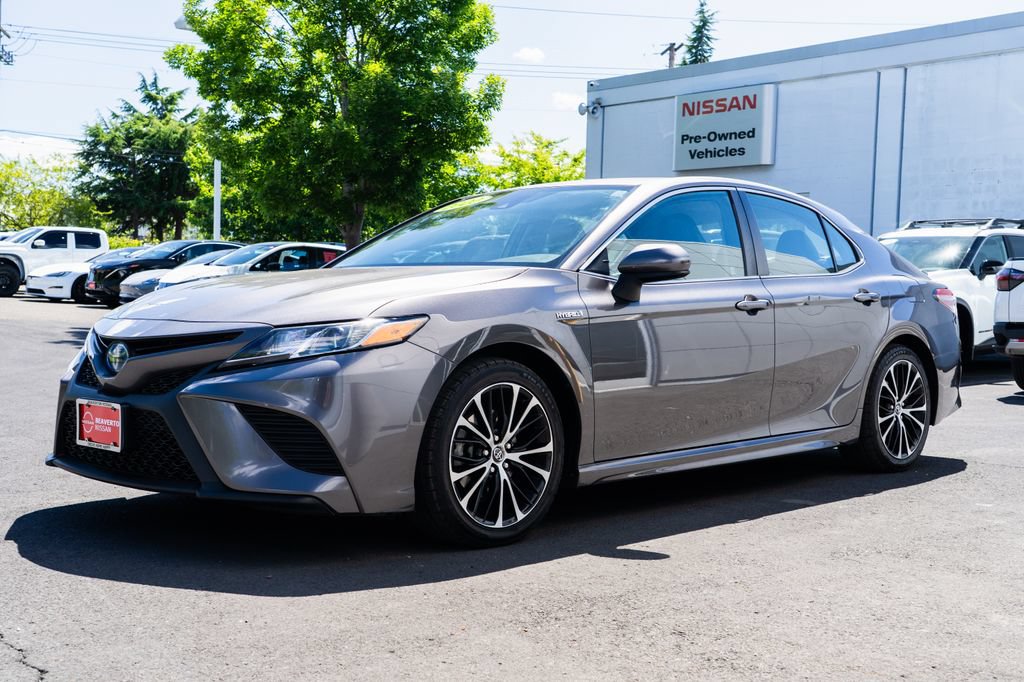 Used 2020 Toyota Camry SE FWD image 3