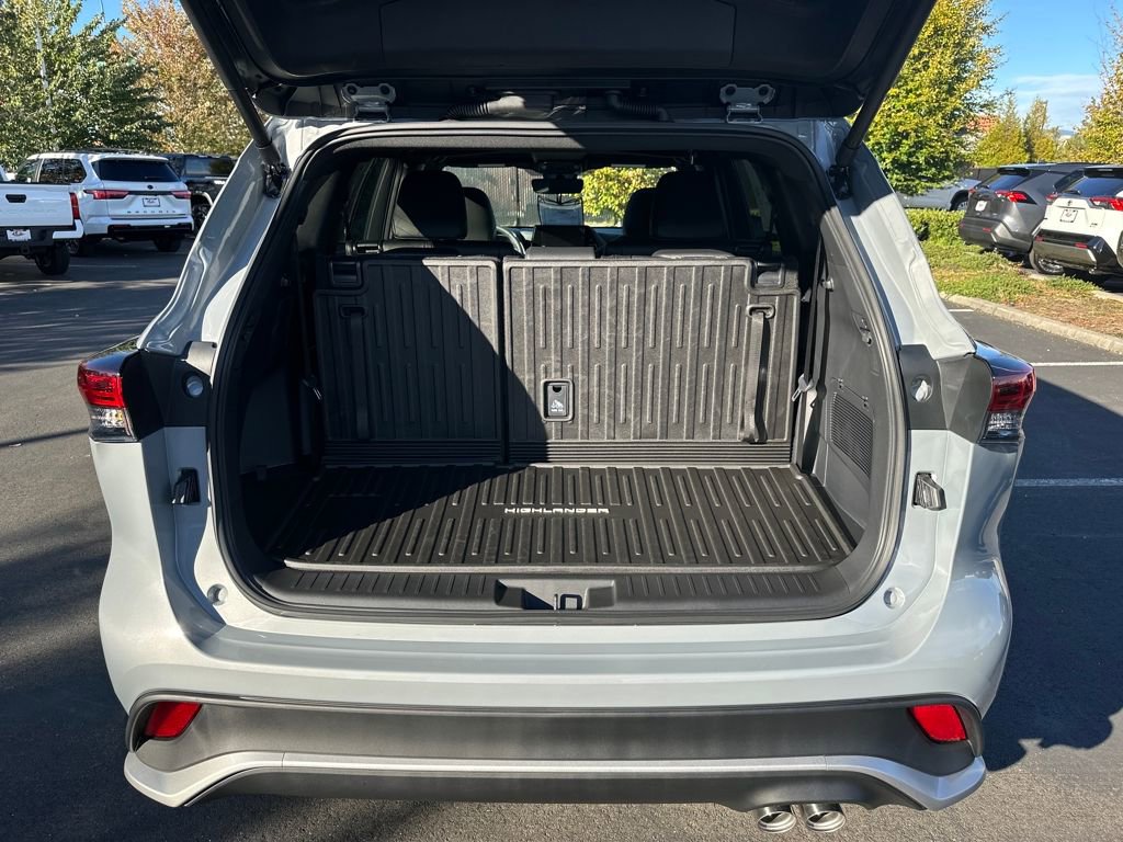New 2025 Toyota Highlander XSE image 26
