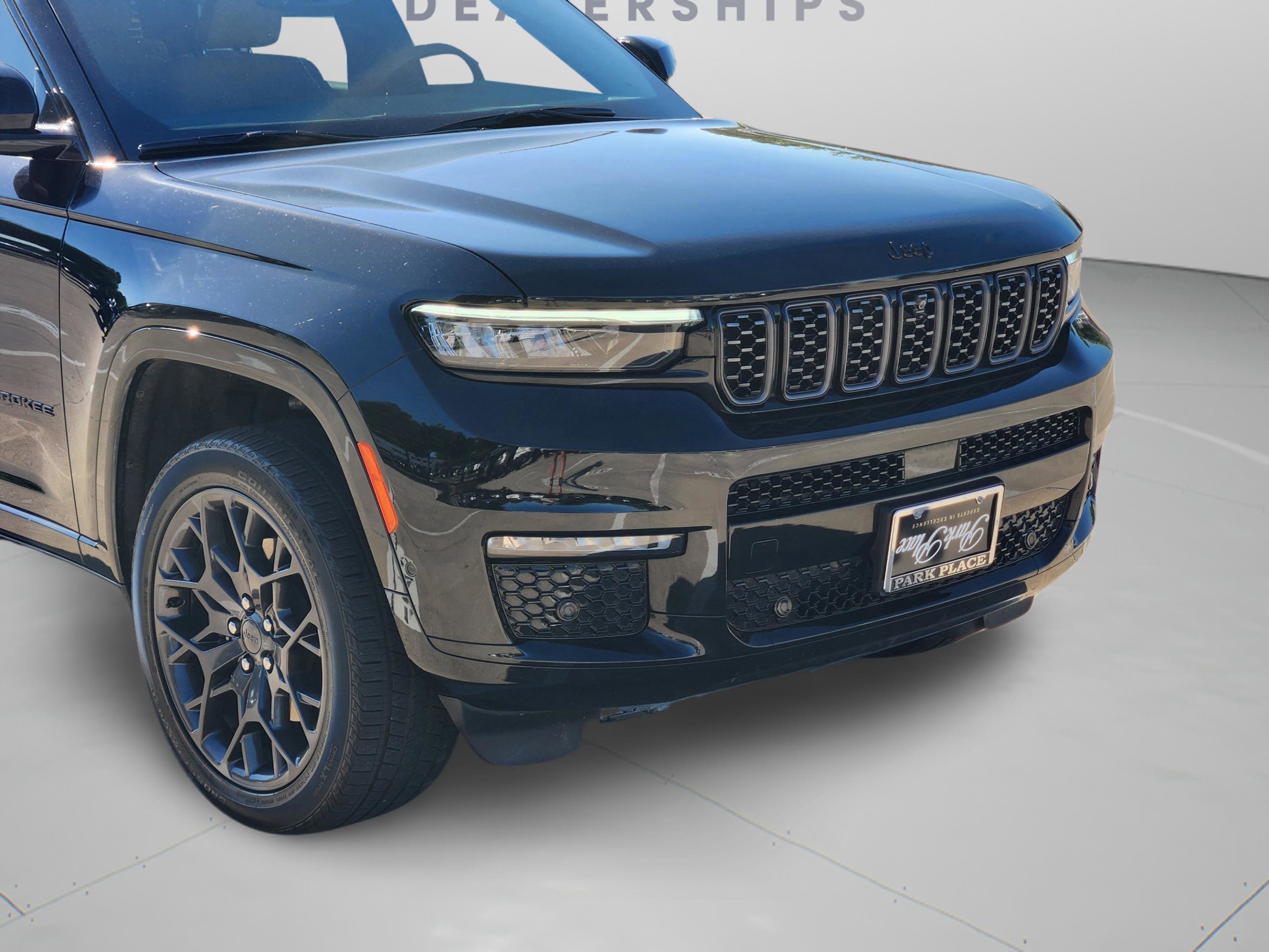 Used 2025 Jeep Grand Cherokee L Summit w/ Obsidian Package AWD/4WD image 34