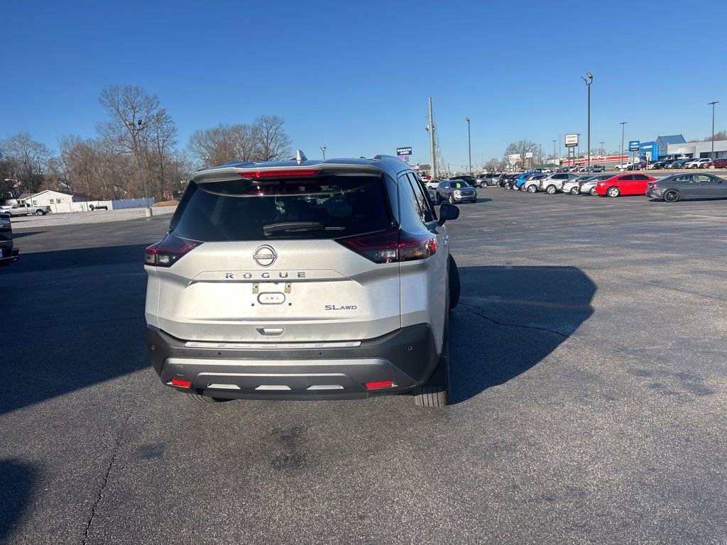 Used 2023 Nissan Rogue SL w/ SL Premium Package image 5
