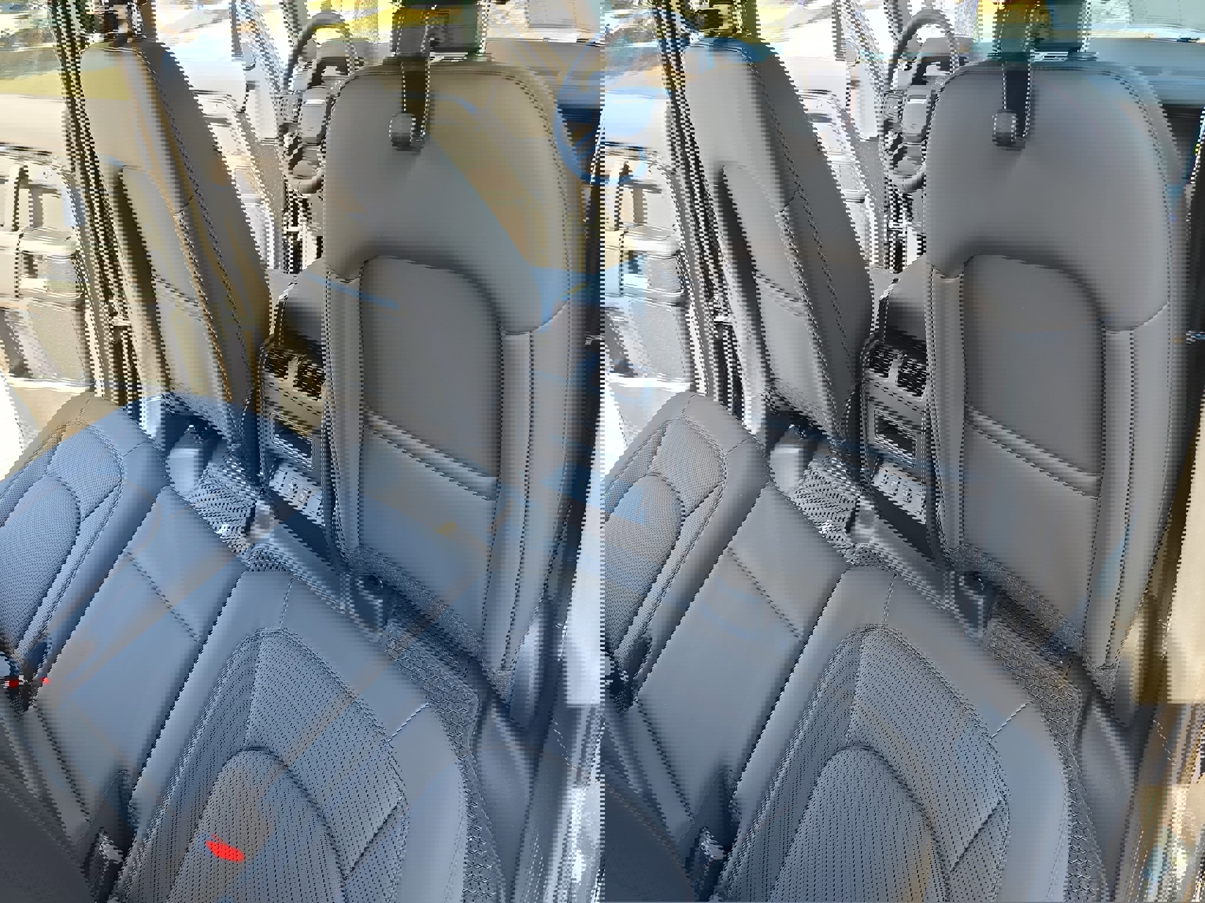 New 2025 Land Rover Defender 110 S image 11