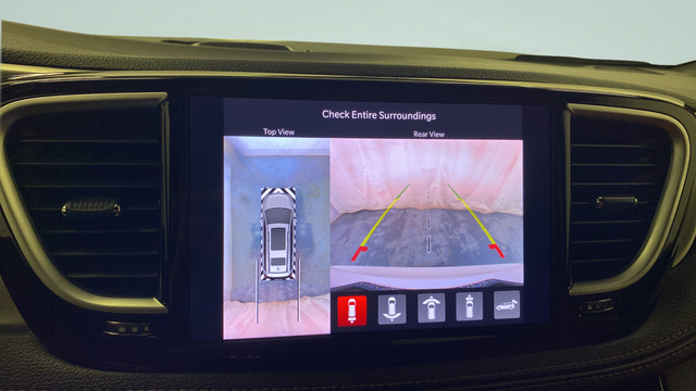 Used 2024 Chrysler Pacifica Pinnacle FWD image 20
