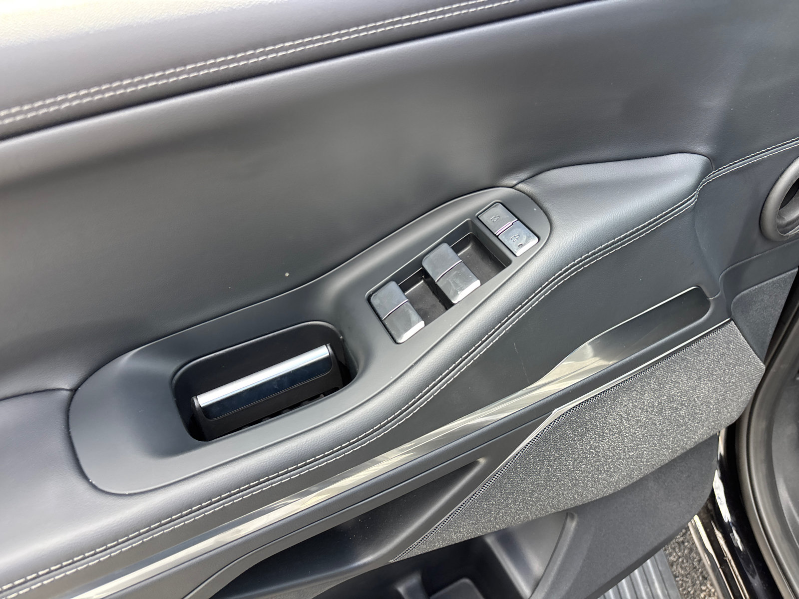 New 2026 Lincoln Navigator L Reserve w/ Jet Appearance Package AWD/4WD image 12