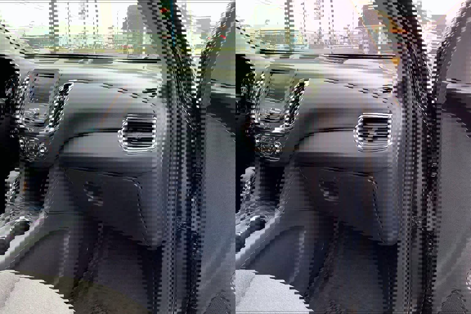 Used 2024 Chevrolet Equinox LT image 19