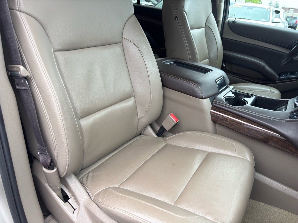 Used 2017 Chevrolet Suburban LT image 21