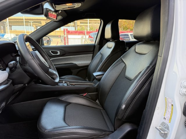 Used 2024 Jeep Compass Latitude AWD/4WD image 25