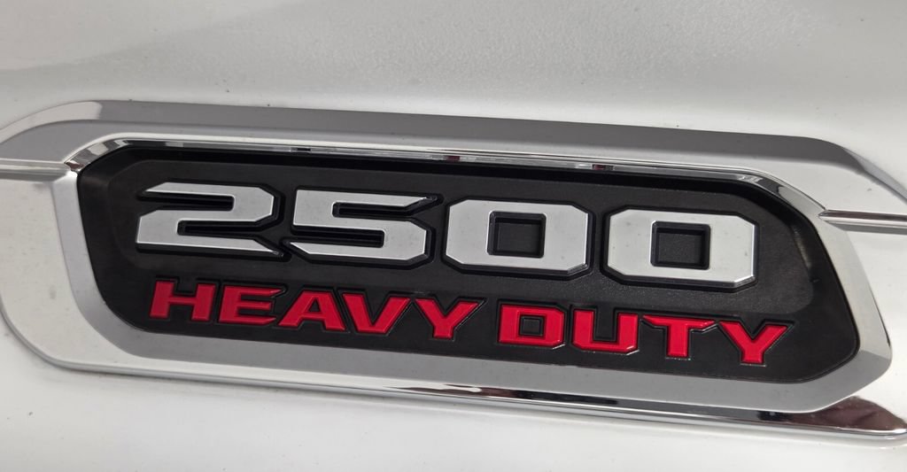 Used 2022 RAM 2500 Laramie AWD/4WD image 9