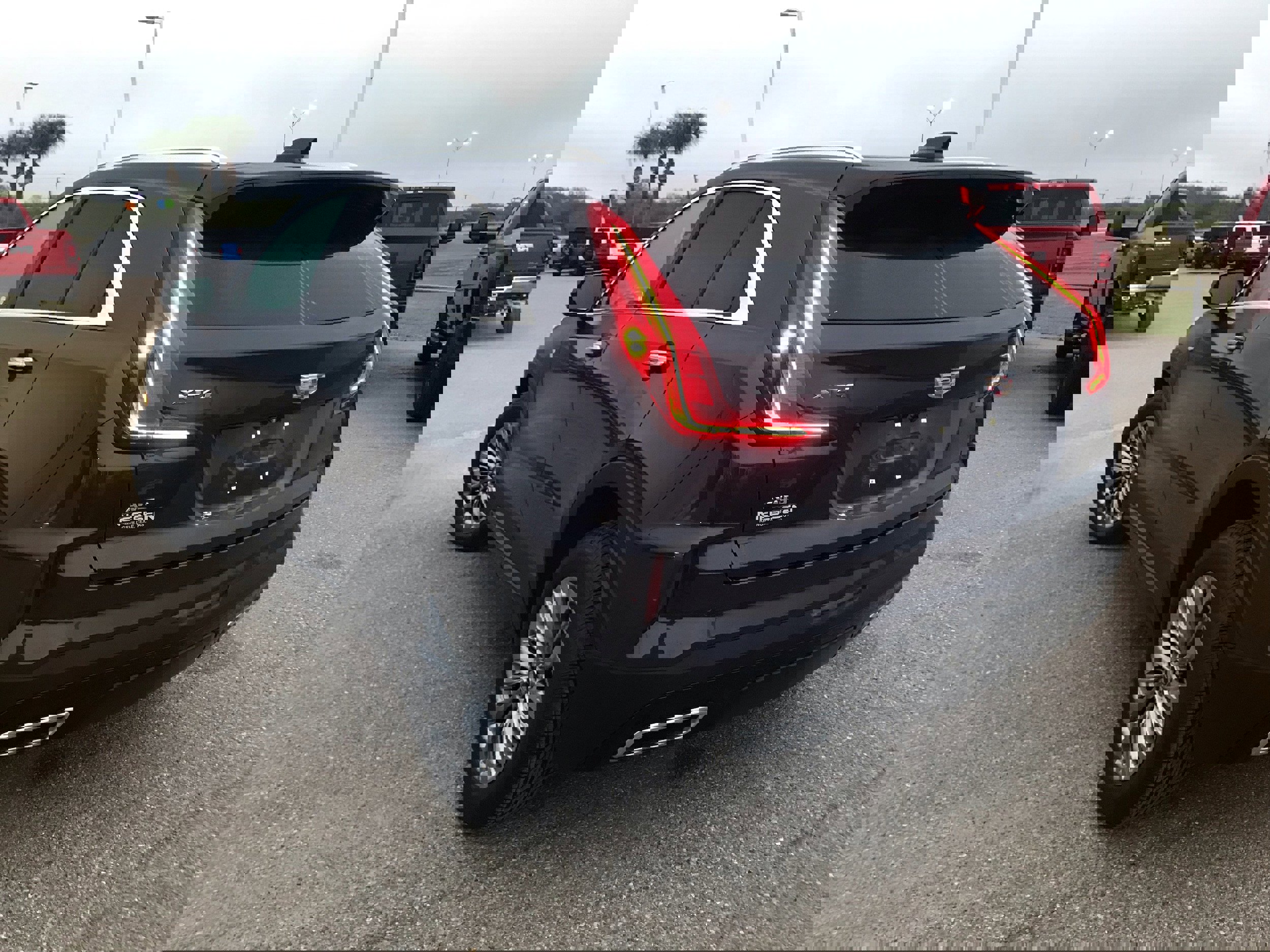 Used 2025 Cadillac XT4 Premium Luxury image 5