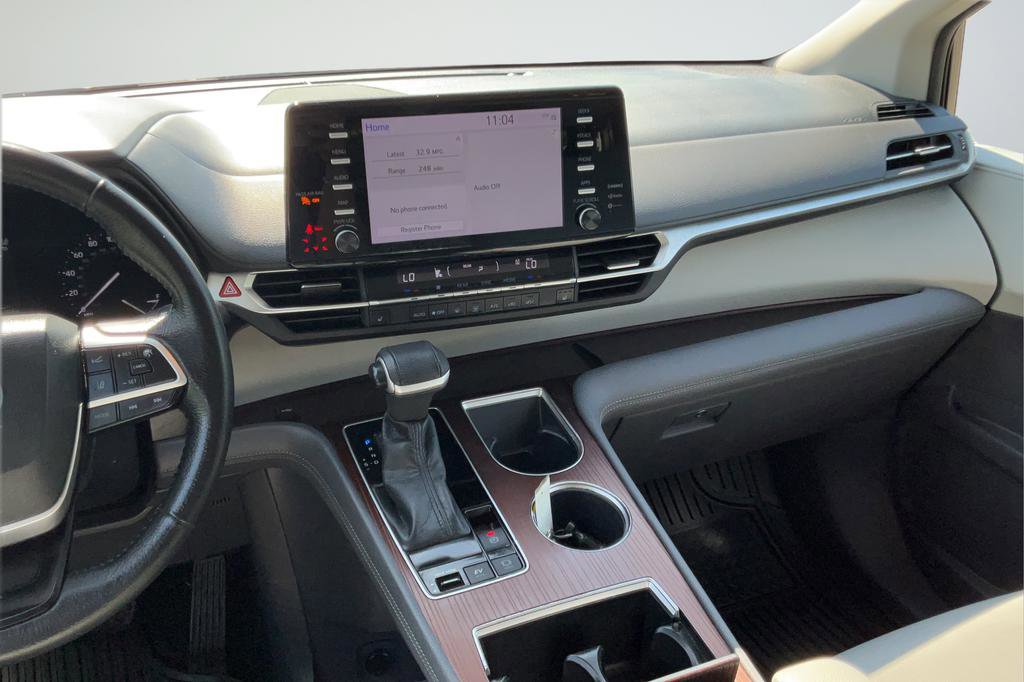 Used 2022 Toyota Sienna XLE FWD image 16