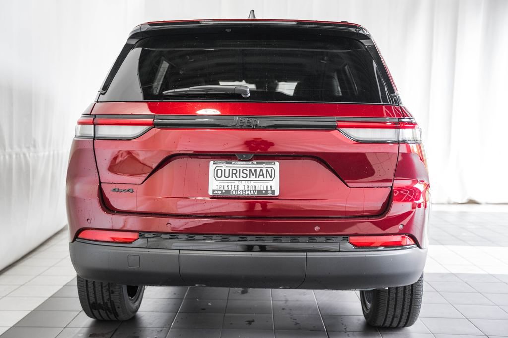 New 2025 Jeep Grand Cherokee Altitude image 5