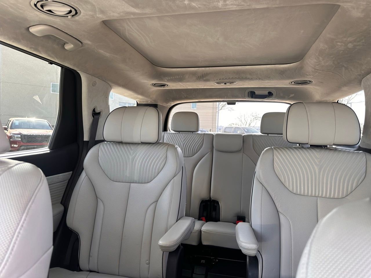 Used 2024 Hyundai Palisade Calligraphy image 20