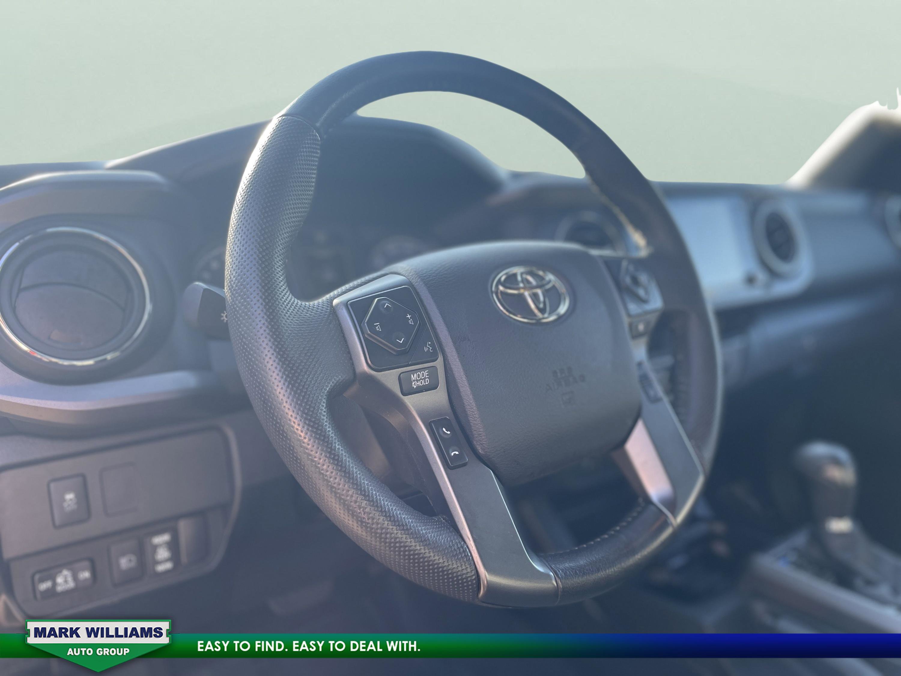 Used 2021 Toyota Tacoma TRD Off-Road image 15