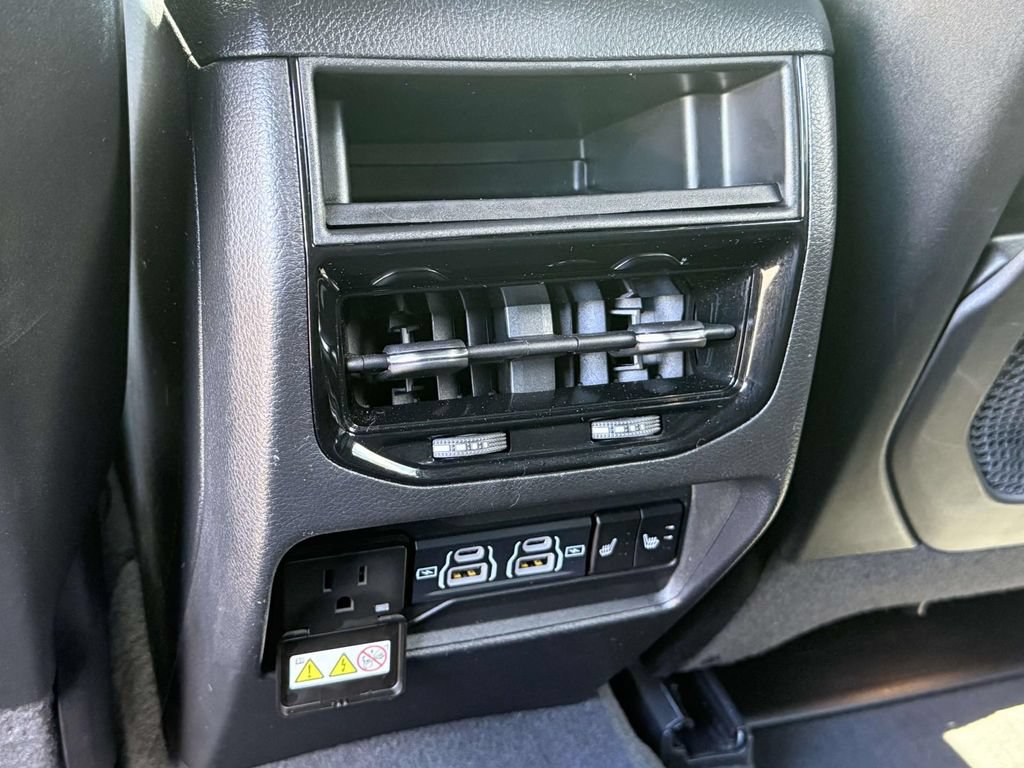 Used 2023 Jeep Grand Cherokee Overland AWD/4WD image 13