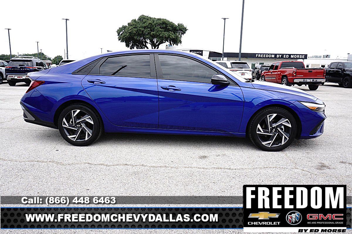 Used 2025 Hyundai Elantra Sport FWD image 38