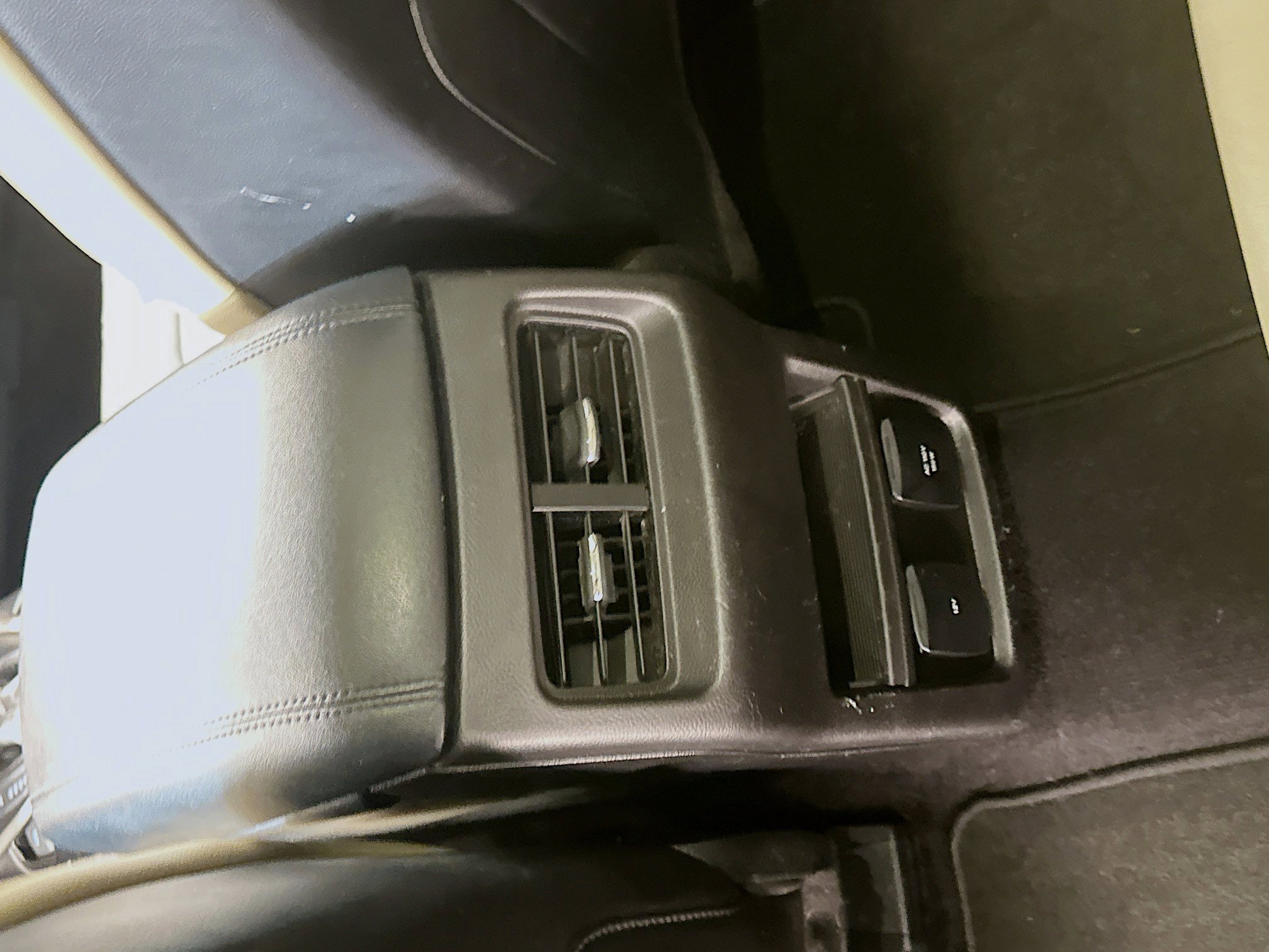 Used 2016 Ford Edge SEL w/ Equipment Group 201A AWD/4WD image 27