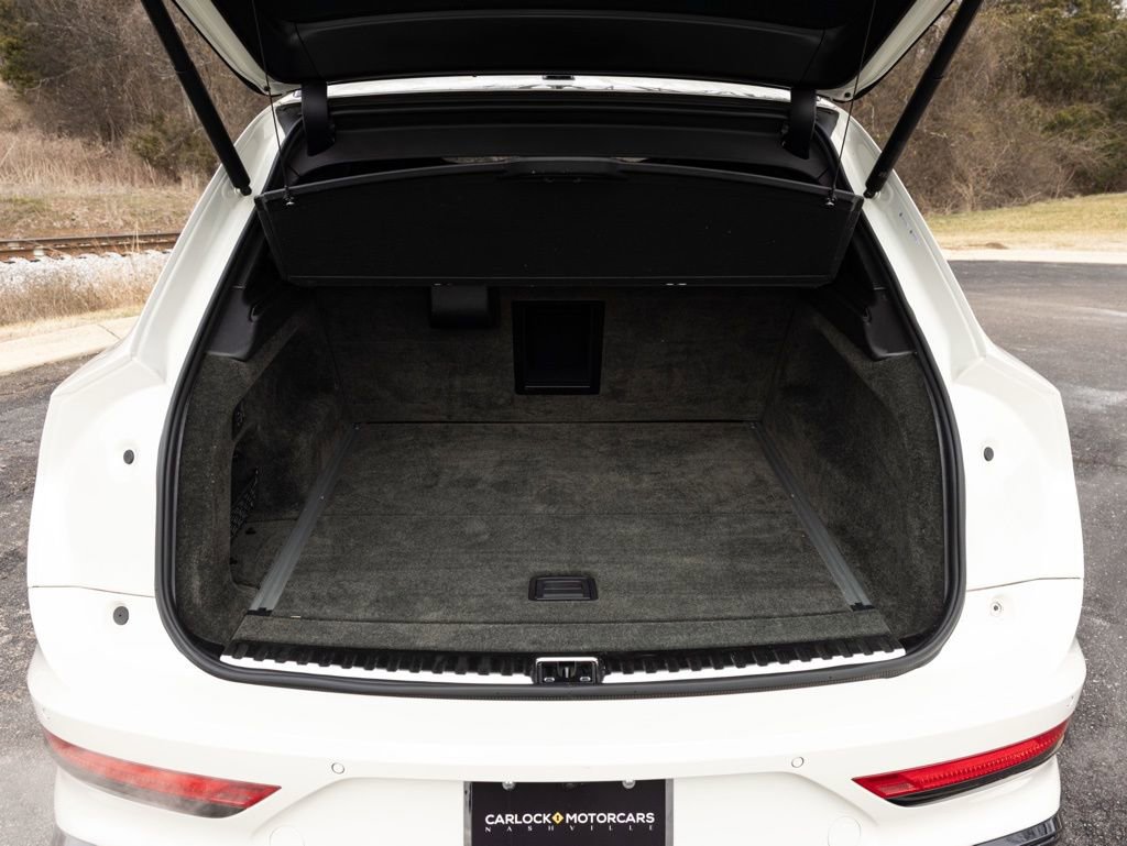 Used 2023 Bentley Bentayga Extended Wheelbase image 62