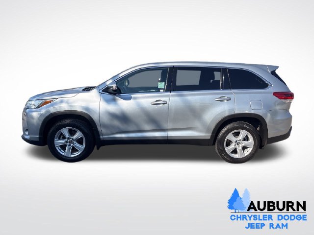 Used 2019 Toyota Highlander LE AWD/4WD image 2
