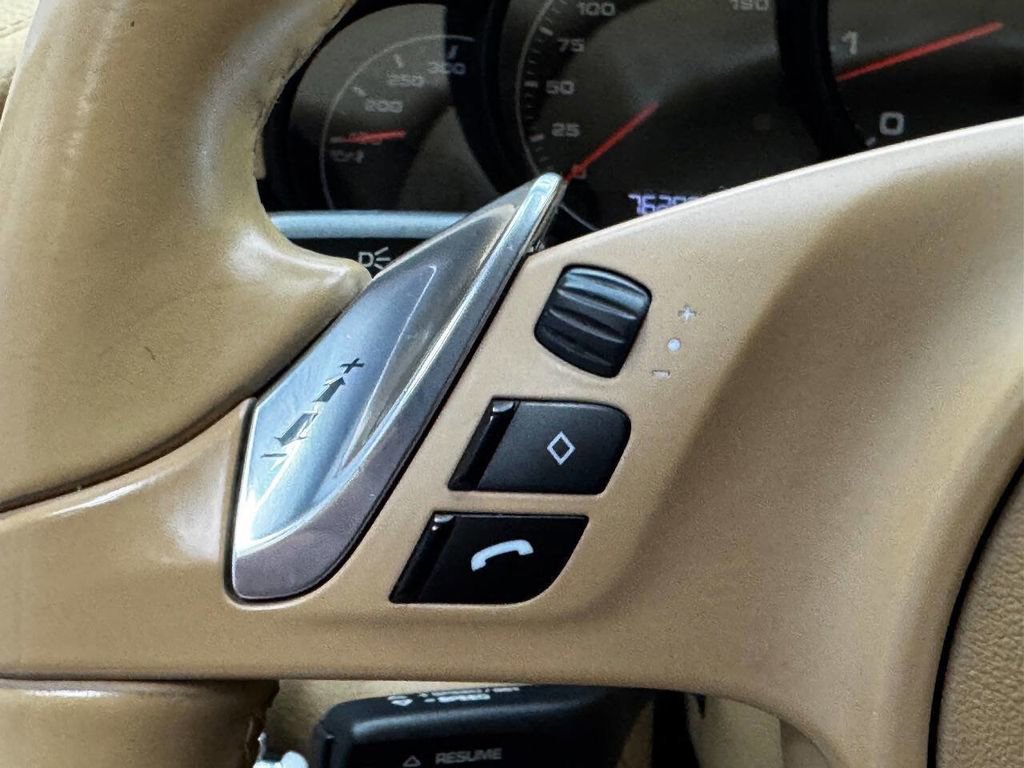 Used 2015 Porsche Panamera 4 image 30