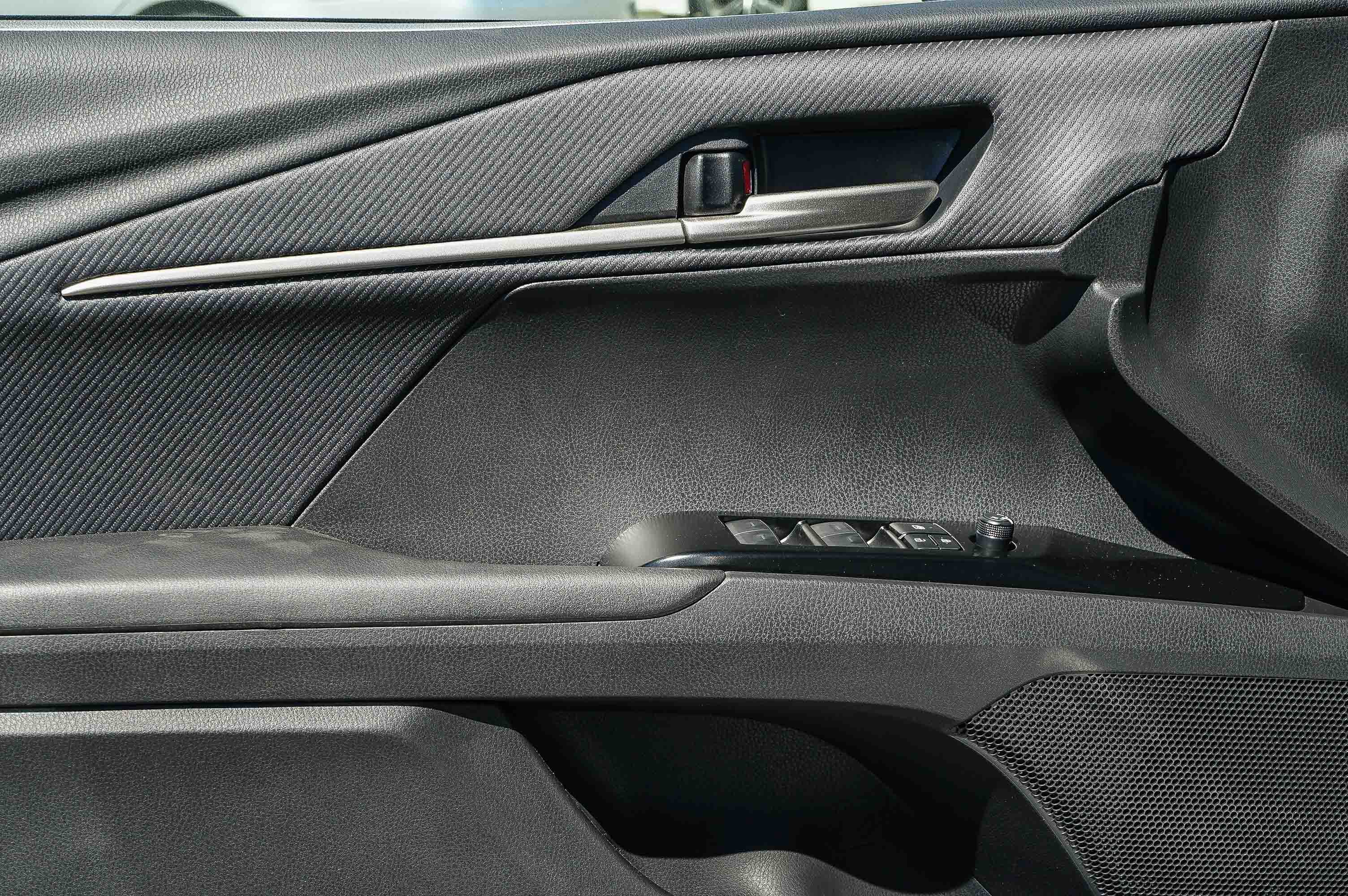 New 2026 Toyota Camry Hybrid FWD image 23