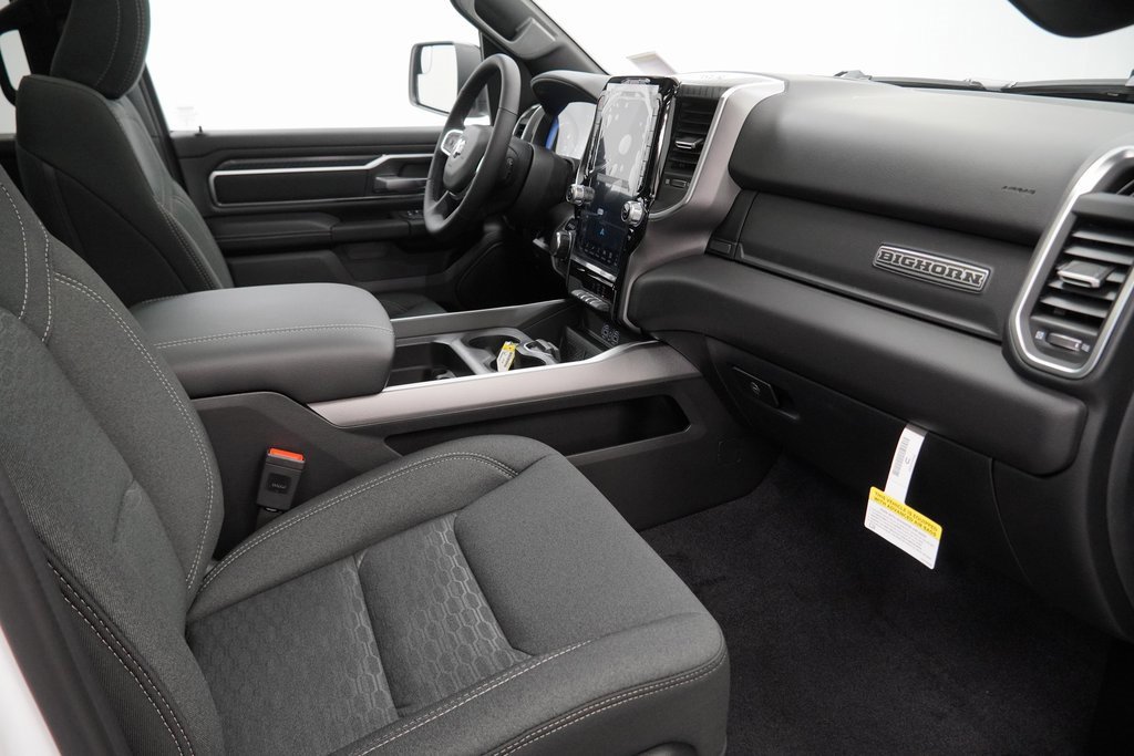 New 2026 RAM 1500 4x4 Crew Cab image 33