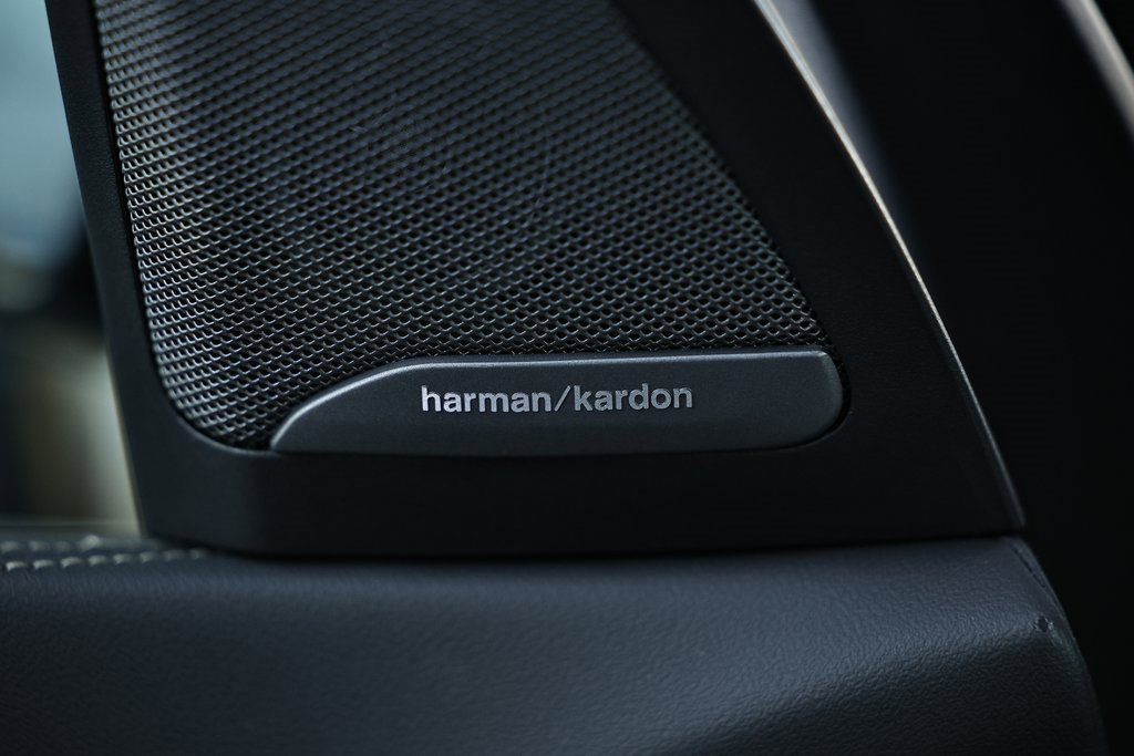 New 2026 BMW X5 xDrive50e w/ Executive Package image 18