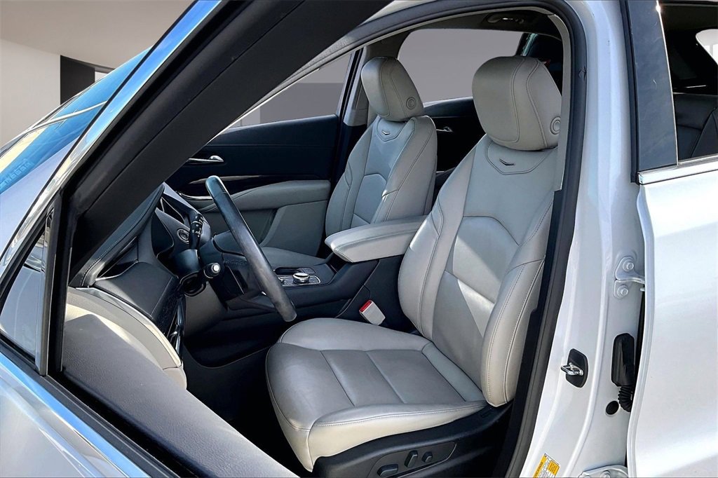 Used 2023 Cadillac XT4 Premium Luxury w/ Cold Weather Package image 27