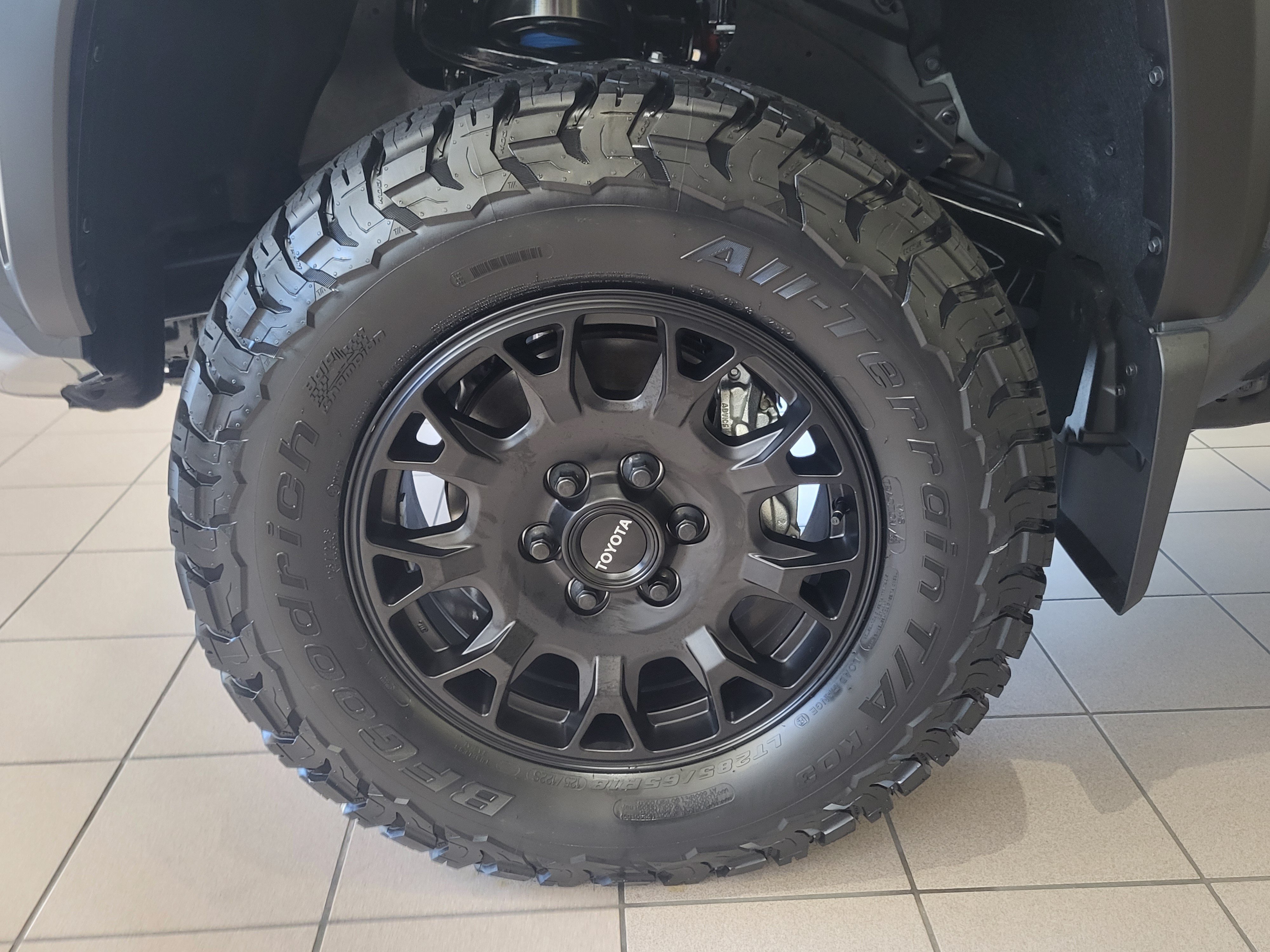 New 2026 Toyota Tacoma TRD Off-Road AWD/4WD image 13
