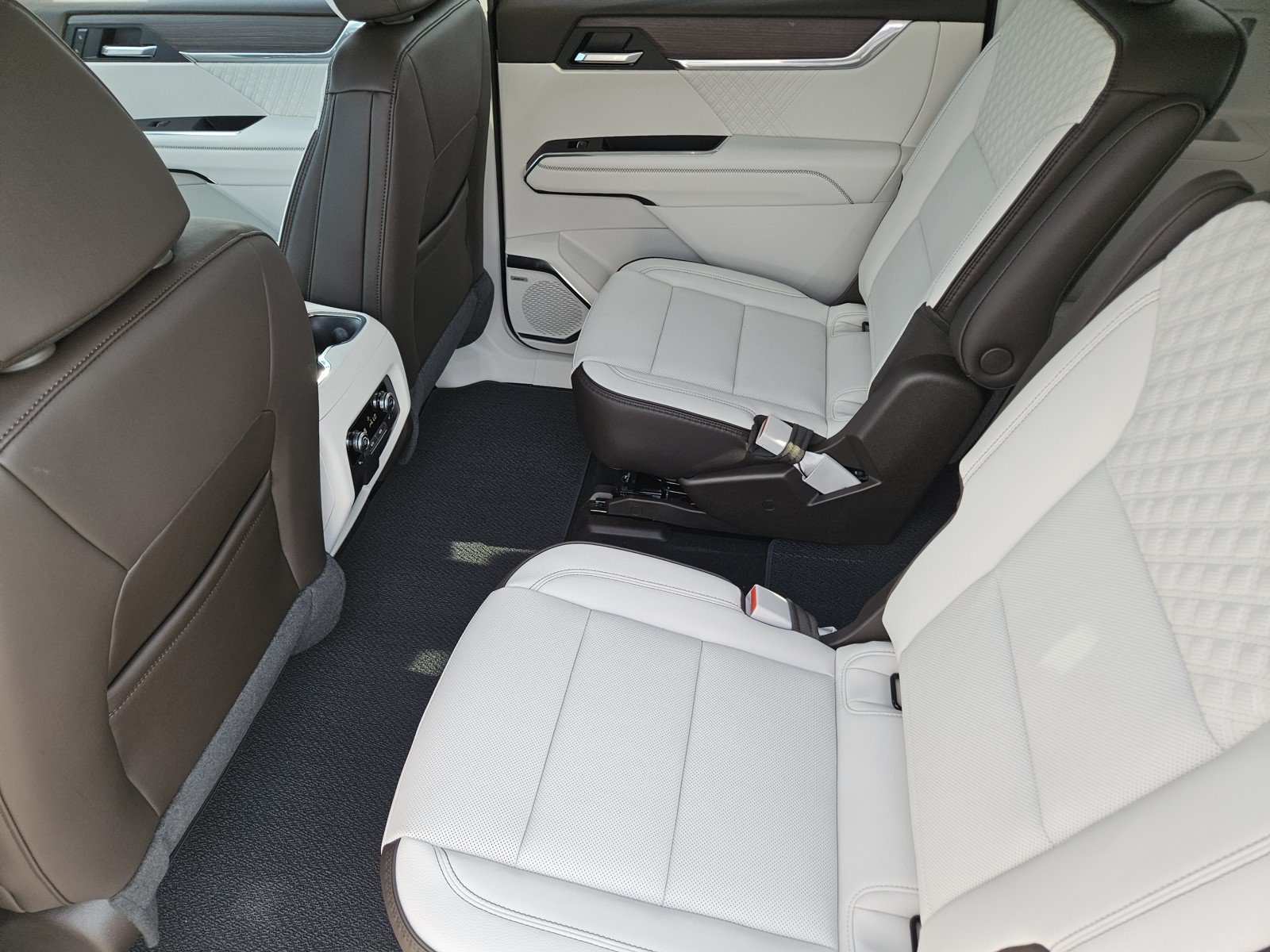 New 2027 GMC Acadia Denali FWD image 20