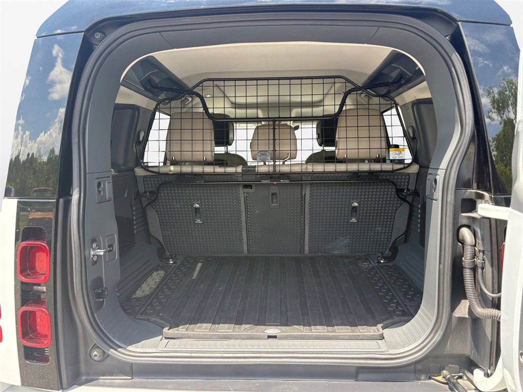 Used 2020 Land Rover Defender 110 HSE image 18