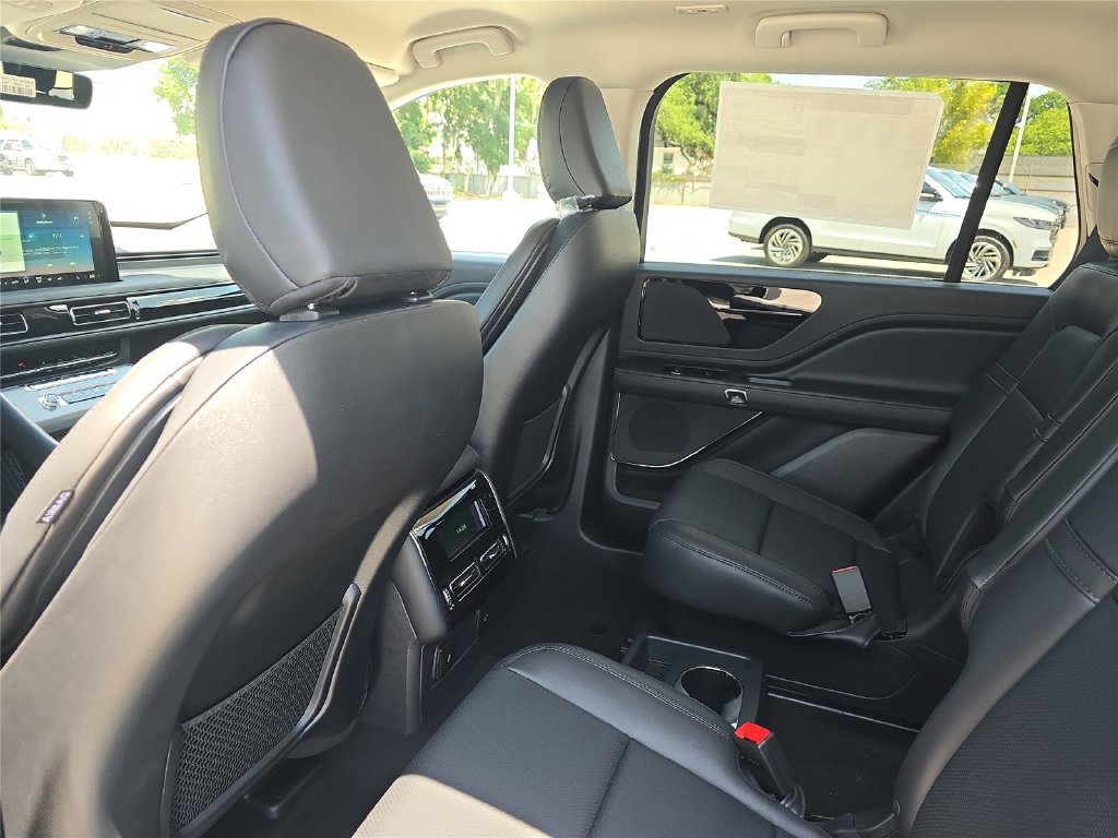 New 2026 Lincoln Aviator 2WD image 11