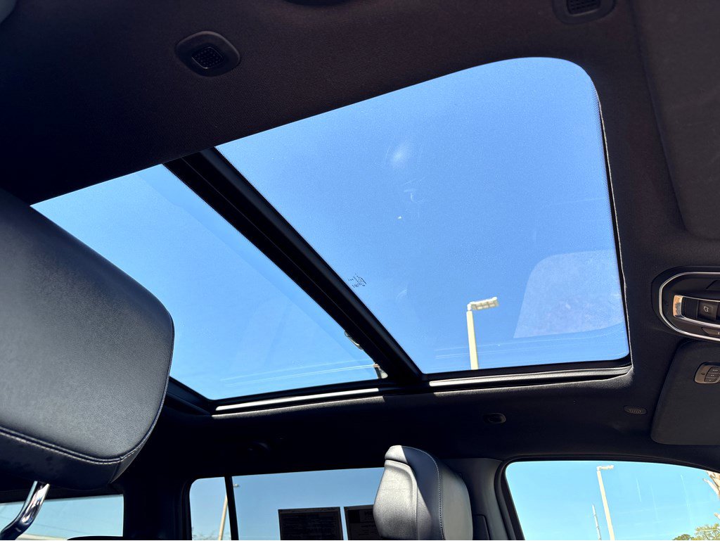 Used 2024 Jeep Wagoneer w/ Premium Group I image 13