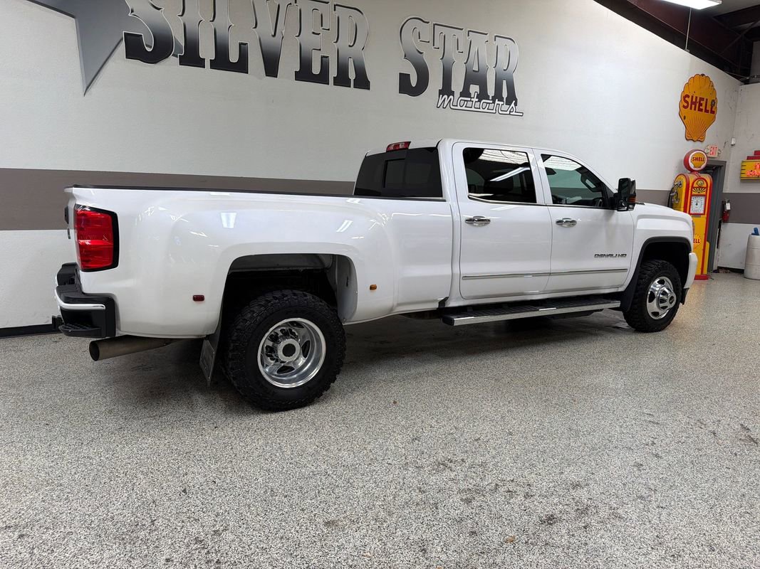 Used 2019 GMC Sierra 3500 Denali w/ Duramax Plus Package AWD/4WD image 32