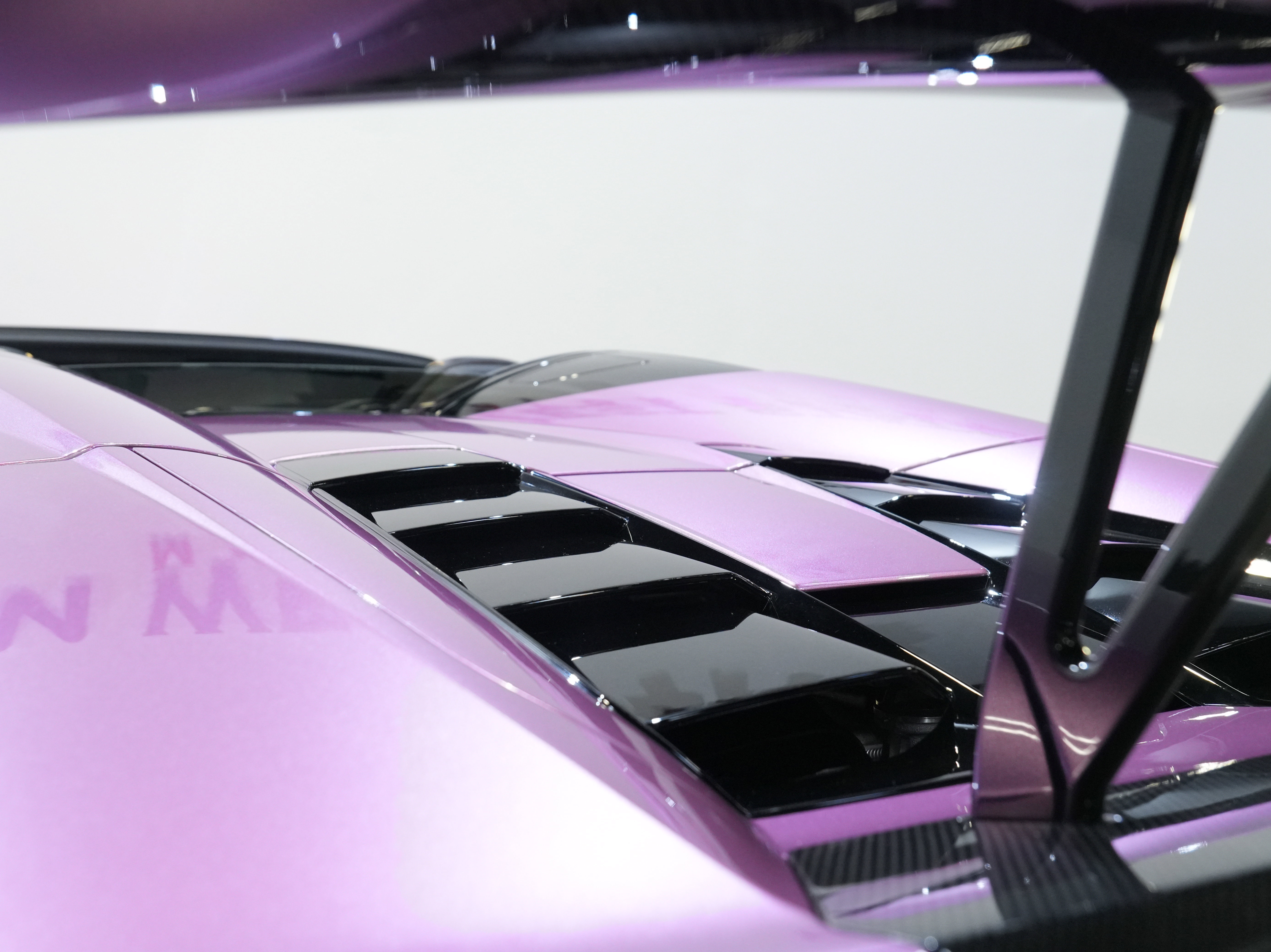 Used 2024 Lamborghini Huracan EVO image 28