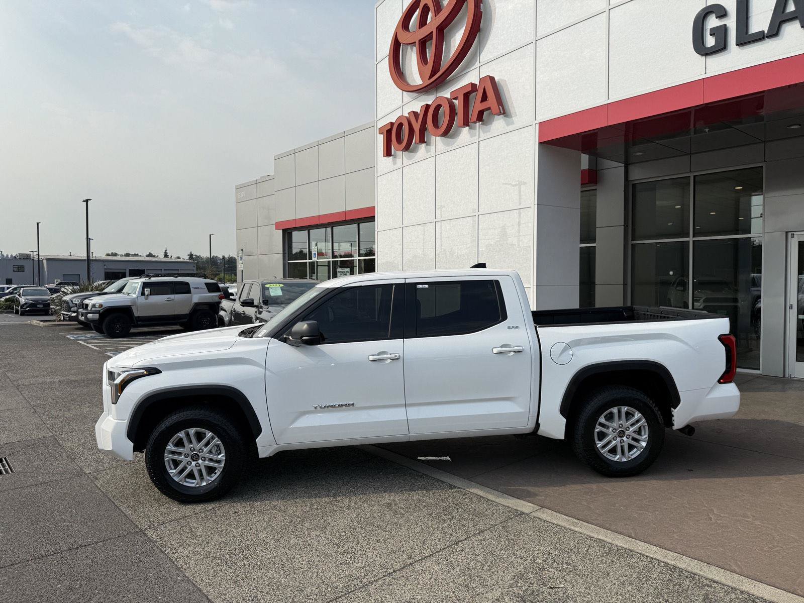Used 2023 Toyota Tundra SR5 w/ SR5 Premium Package RWD image 3