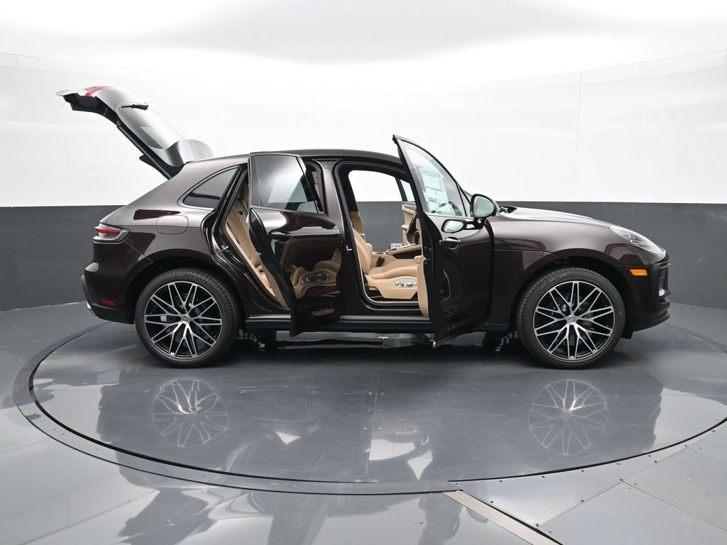 Certified 2026 Porsche Macan AWD/4WD image 38